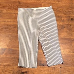 Lane Bryant black/grey/white striped Flat Panel Stretch Capris Size 18!